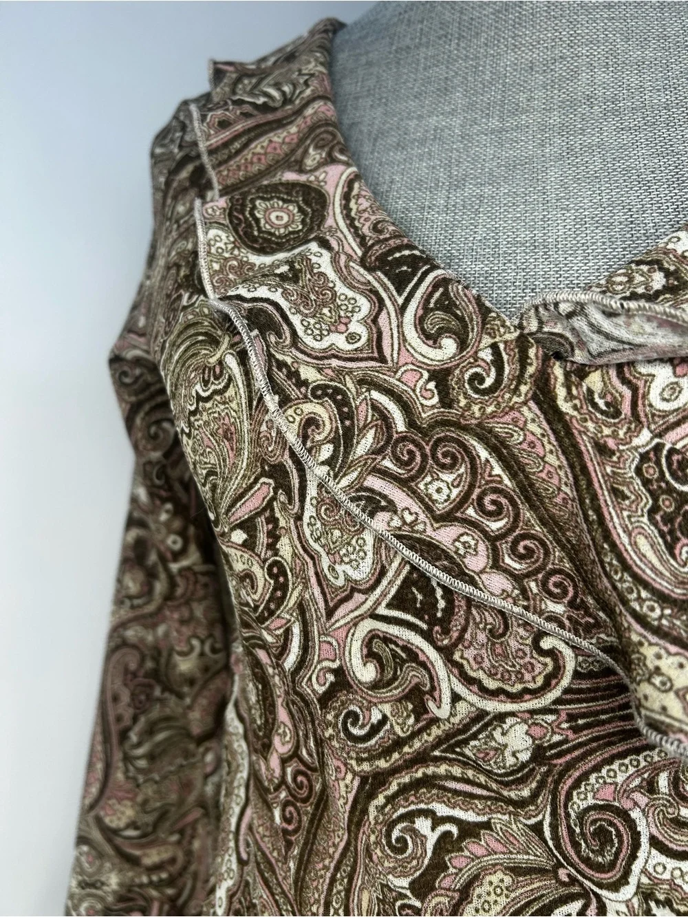 Paisley V-Neck Long flowy Sleeve Top in Brown and pink with ruffle y2k bratz - Picture 2 of 8